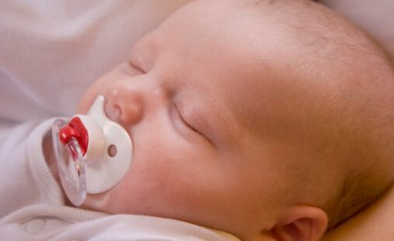 Pacifiers Don't Cause Early Weaning